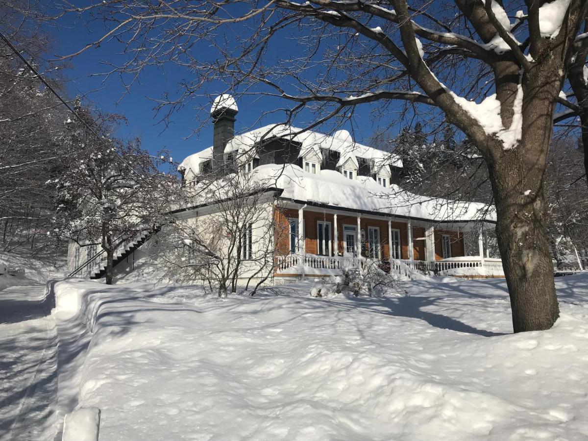 Auberge Du Sault-A-La-Puce Chateau Richer Exterior photo